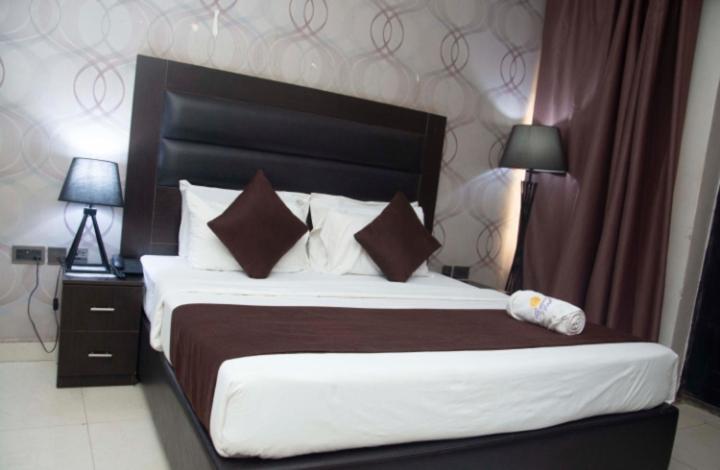 Begonia Hotel Ilora Екстериор снимка